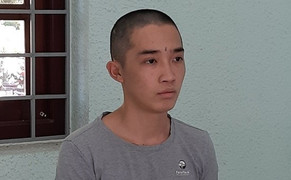 Trét bùn đất che biển số xe để đi cướp giật, 2 tên cướp vẫn bị camera tố giác