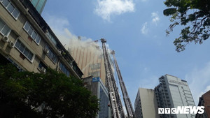 Cháy nhà hàng cạnh phố đi bộ Nguyễn Huệ: Hé lộ nguyên nhân ban đầu