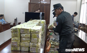 Ảnh: Cảnh sát ập vào kho hàng bắt ông trùm người Trung Quốc cùng hàng trăm kg ma túy