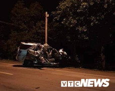 Xe tải đối đầu xe khách trong đêm ở Đồng Nai, 5 người thương vong