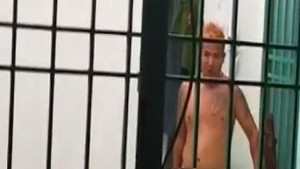 Phạt hành chính kẻ ‘ngáo đá’ thoát y đập phá tài sản tại trụ sở công an ở Đồng Nai