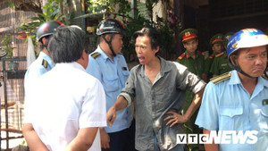 Bắt chó thả rông không rọ mõm, ông Đoàn Ngọc Hải bị phản ứng, chửi bới