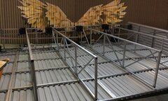 Biển quảng cáo siêu thị đổ sập, 4 người bị thương ở TP.HCM