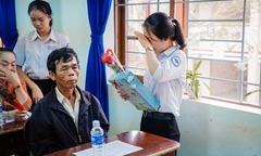 Bộ ảnh kỷ yếu đẫm nước mắt của học sinh Bà Rịa - Vũng Tàu