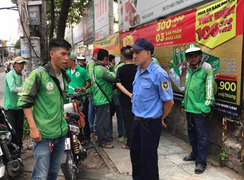 Gần 100 tài xế GrabBike tắt ứng dụng, phản đối chính sách thu hộ thuế thu nhập cá nhân của Grab