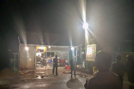 Chồng giết vợ, đâm tình địch bị thương