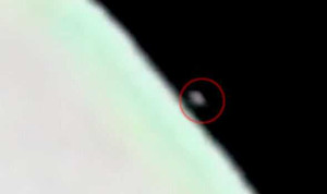 Hình ảnh cho thấy hạm đội UFO có thể đã đổ bộ lên Mặt trăng