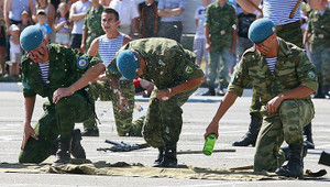 Những truyền thống kỳ lạ trong ngày kỷ niệm của lực lượng tinh nhuệ nhất nhì nước Nga