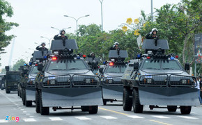 Xe bọc thép CSCĐ xuất hiện trên đường phố Hà Nội trước Hội nghị Mỹ - Triều