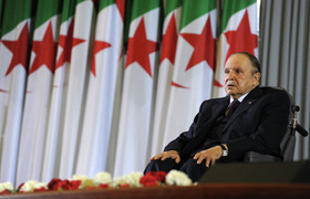 Tổng thống Algeria từ chức trước sức ép của người dân