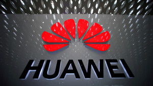 Trong lúc Washington ra sức chiến đấu, Matxcơva lại mở cửa chào đón Huawei