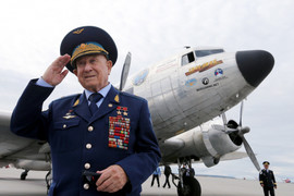 Vĩnh biệt Anh hùng Lao động Việt Nam Alexei Leonov- người đầu tiên ‘dạo bước’ trong không gian