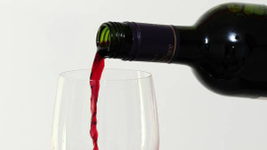 Phát hiện chất trong rượu vang đỏ ngăn ngừa sâu răng