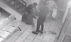 Đập phá, hành hung y bác sĩ vì thông báo 'bệnh nhân đã chết'