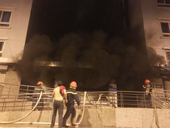 Cháy chung cư ở TP.HCM: Hít phải khói độc đối mặt với nguy cơ gì?