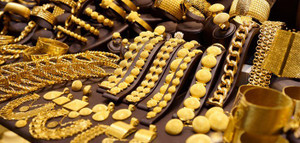 Giá vàng hôm nay 12/4: Giá vàng vụt tăng bất ngờ, chạm ngưỡng 37 triệu đồng/lượng