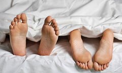 Ngủ khỏa thân có tốt không?