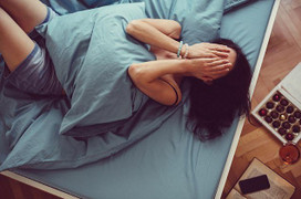 Ít ngủ khiến não tự ăn mòn