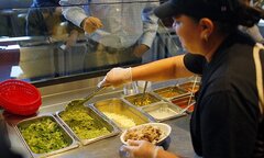 Ăn salad có nhiều nguy cơ bị ngộ độ thực phẩm hơn là bạn nghĩ