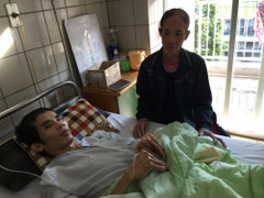 Bệnh chồng bệnh, chàng trai liệt 17 năm đang nguy kịch