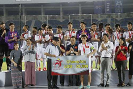 Giành cúp Tứ hùng, tuyển Việt Nam được thưởng lớn