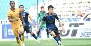 Xuân Trường lập cú đúp tại Giải R-League 2016