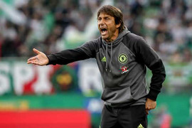 Màn ra mắt trái ngược giữa Conte và Mourinho