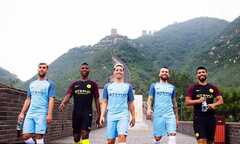 Dàn sao Man City khoe áo mới ở Vạn Lý Trường Thành
