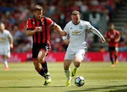 Pogba lộ diện, Mourinho tìm ra cách 'cứu' Rooney?