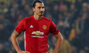 Ibrahimovic gây gổ, Jose Mourinho vẫn bênh vực chằm chằm