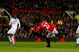 'Siêu phẩm bọ cạp' của Giroud đẹp hơn của Mkhitaryan?