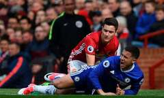 MU 2-0 Chelsea: Ander Herrera 'nuốt chửng' Hazard, mở đường thắng cho Mourinho