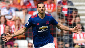 Ibrahimovic phẫu thuật thành công, chờ ngày tái xuất sân cỏ