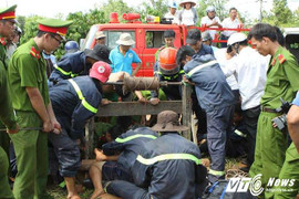 Xuống giếng kiểm tra máy bơm, 2 người bị nhiễm khí độc tử vong
