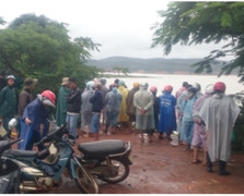 Hàng trăm người tìm kiếm 3 thương lái mất tích