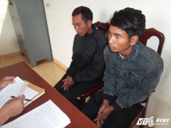 Nhậu say, hai nam thanh niên lao vào đánh tổ CSGT