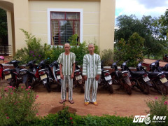 Hai tên trộm dùng 'chiêu độc' vào làng lấy hàng chục xe máy
