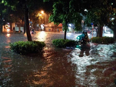Bão số 3 đi qua, Thủ đô vẫn chìm trong biển nước