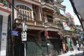 Nhà nghiêng chờ sập giữa Thủ đô: Chính quyền lên phương án phá dỡ