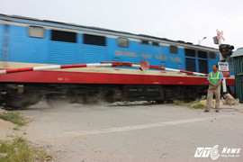 Ô tô bị tàu tông nát, 6 người chết: Hiện trường thay đổi sau một đêm