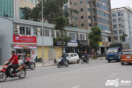 Ảnh: Hàng loạt cửa hàng 'cởi bỏ đồng phục' trên phố kiểu mẫu Thủ đô