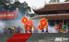 Thủ tướng cùng hàng nghìn người dân tham dự lễ hội Gò Đống Đa