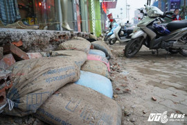 Hà Nội dẹp 'cướp' vỉa hè: Muôn kiểu bậc tam cấp trên 'con đường đắt nhất hành tinh'