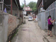 Mâu thuẫn tại quán tẩm quất, nam thanh niên bị nhóm người truy sát trong đêm