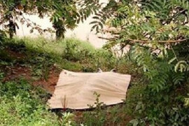 Sau nhiều ngày tìm kiếm, gia đình tự vớt xác người thân dưới sông