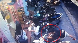 Bẻ khóa trộm xe SH trong vòng 17 giây ngay trước mặt bảo vệ