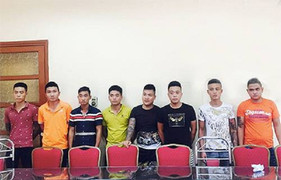 Triệu tập nhóm thanh niên ném mắm tôm pha sơn vào nhà con nợ