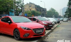 Công an xử lý bãi xe lậu lớn nhất Thủ đô, tài xế hốt hoảng lái xe bỏ chạy