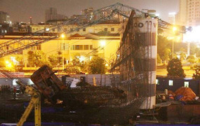 Nguyên nhân hai cần cẩu tháp đổ sập xuống công trường xây dựng ở Hà Nội