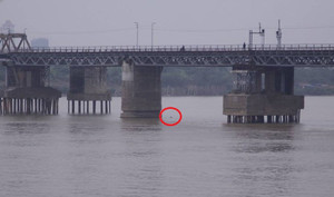 Dự kiến chiều mai, Hà Nội gỡ quả bom dưới chân cầu Long Biên